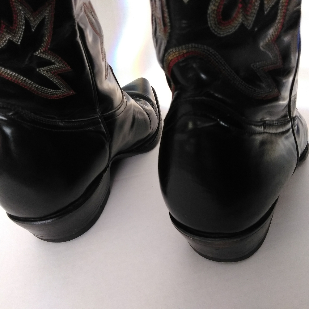 Boots - Picture 4 of 12